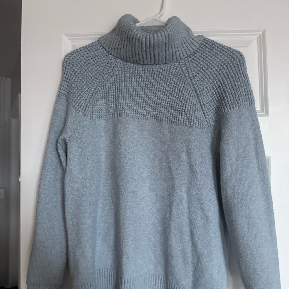 LLBean Women's Light Blue Turtleneck Sweater